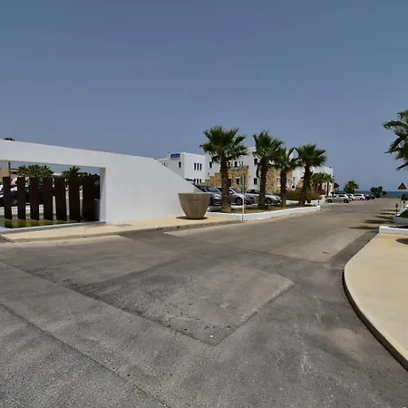 Hotell Geraniotis And 4*